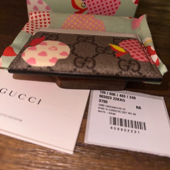 Gucci Les Pommes GG Supreme card holder